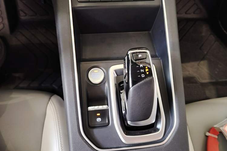 Used Dongfeng Aeolus E70 2023 Revised PRO Smart Drive Version Gear Lever
