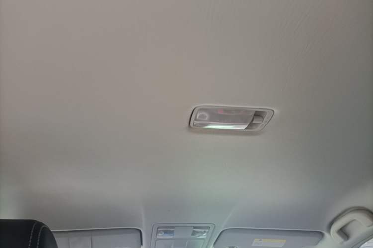Used Dongfeng Aeolus E70 2023 400H Battery-Swap Rental Version Headliner