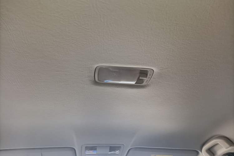 Used Dongfeng Aeolus E70 2023 400H Battery-Swap Rental Version Headliner