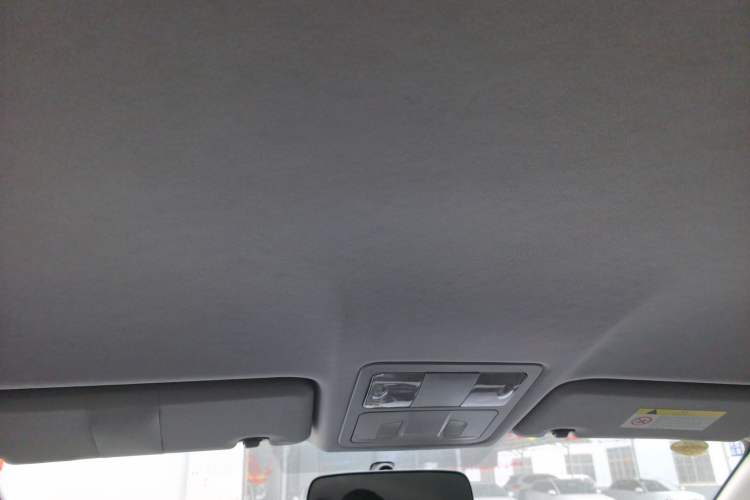 Used Dongfeng Aeolus E70 2023 500 Smart Version Lithium Iron Phosphate 48.6 kWh 110 kW Headliner