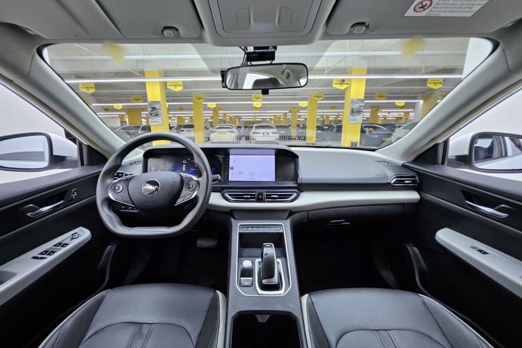 Used Dongfeng Aeolus E70 2023 400H Battery-Swap Rental Version Interior 2