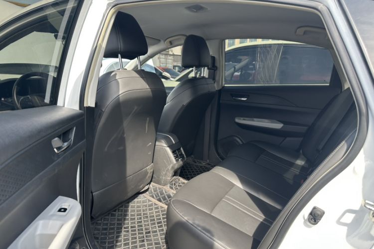 Used Dongfeng Aeolus E70 2023 500 Smart Version Lithium Iron Phosphate 48.6 kWh 110 kW Interior 4