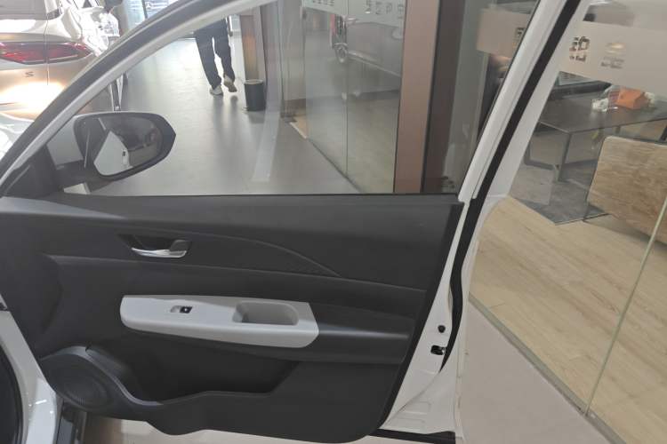 Used Dongfeng Aeolus E70 2023 PRO Smart Drive Edition Interior 5