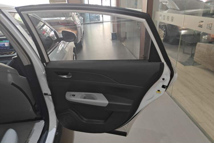 Used Dongfeng Aeolus E70 2023 PRO Smart Drive Edition Interior 6