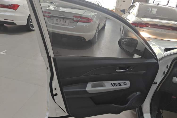 Used Dongfeng Aeolus E70 2023 PRO Smart Drive Edition Interior 7