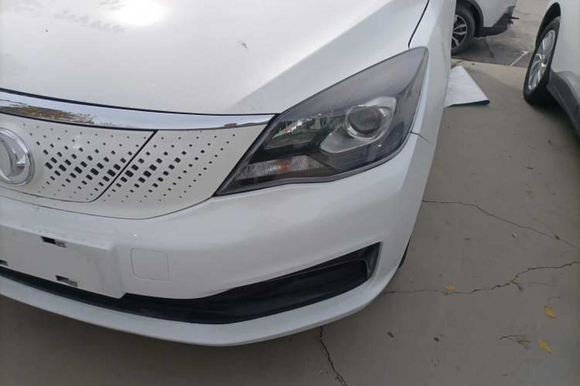 Used Dongfeng Aeolus E70 2023 500 Smart Version Lithium Iron Phosphate 48.6 kWh 110 kW Left Front Headlight