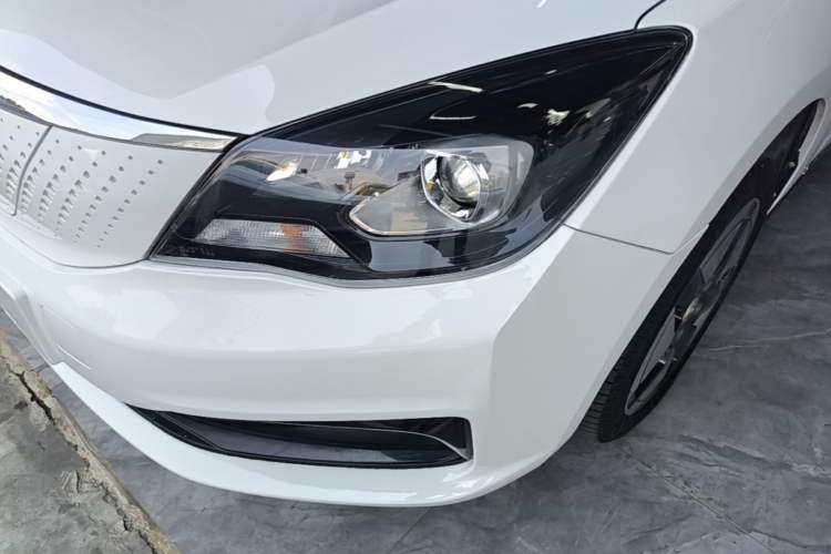 Used Dongfeng Aeolus E70 2023 400H Battery-Swap Rental Version Left Front Headlight
