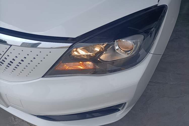 Used Dongfeng Aeolus E70 2023 400H Battery-Swap Rental Version Left Front Headlight