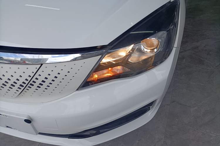 Used Dongfeng Aeolus E70 2023 400H Battery-Swap Rental Version Left Front Headlight