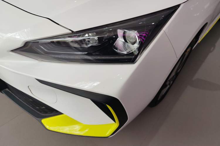 Used Dongfeng Aeolus E70 2023 PRO Smart Drive Edition Left Front Headlight