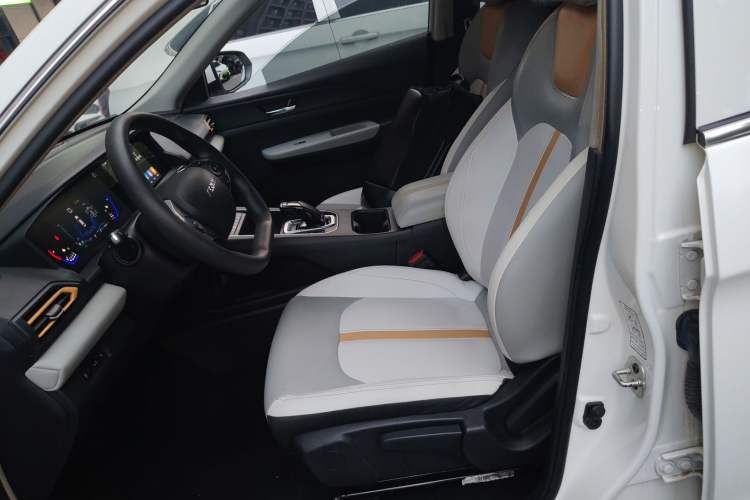 Used Dongfeng Aeolus E70 2023 Revised PRO Smart Drive Version Left Front Seat