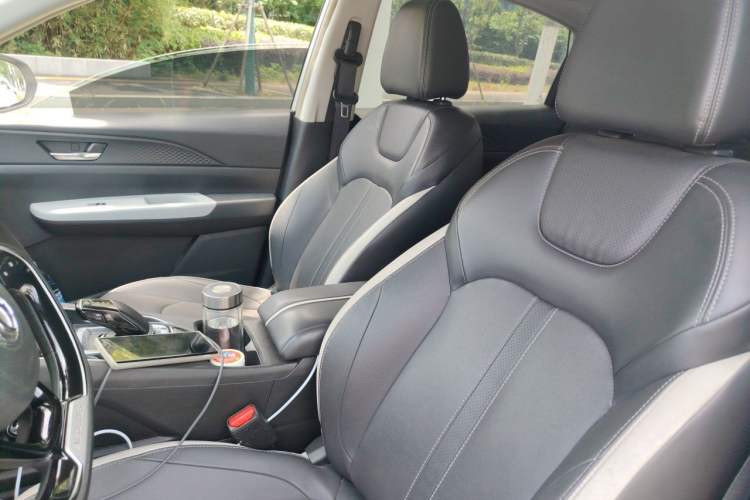 Used Dongfeng Aeolus E70 2023 500 Smart Version Lithium Iron Phosphate 48.6 kWh 110 kW Left Front Seat