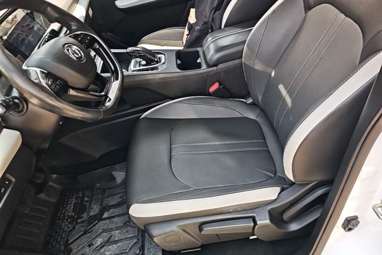 Used Dongfeng Aeolus E70 2023 PRO Smart Drive Edition Left Front Seat