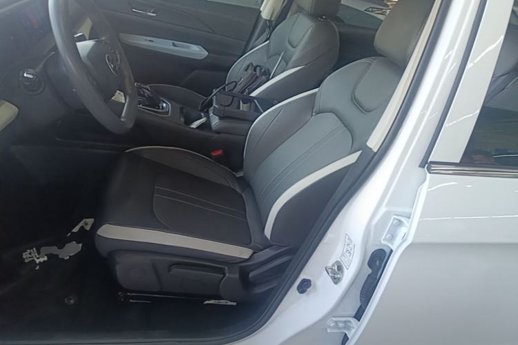 Used Dongfeng Aeolus E70 2023 400H Battery-Swap Rental Version Left Front Seat