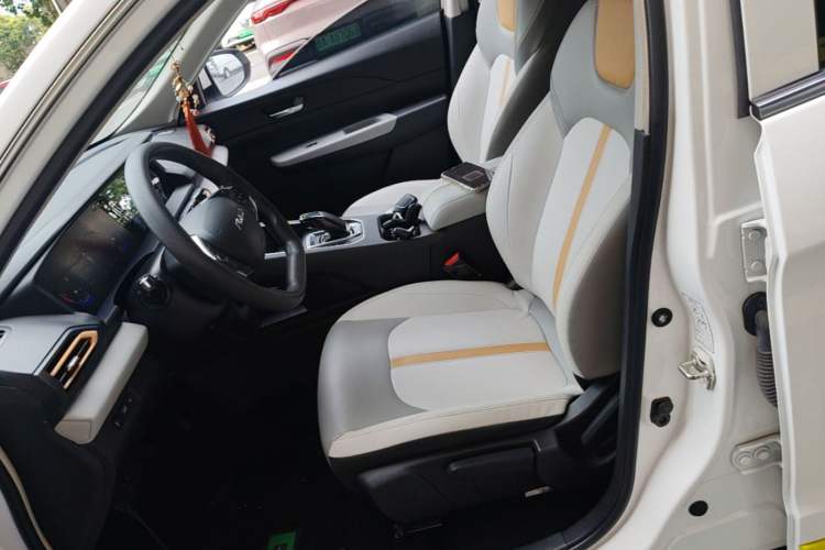 Used Dongfeng Aeolus E70 2023 Revised PRO Smart Drive Version Left Front Seat
