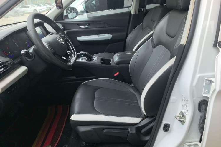 Used Dongfeng Aeolus E70 2023 500 Smart Version Lithium Iron Phosphate 48.6 kWh 110 kW Left Front Seat