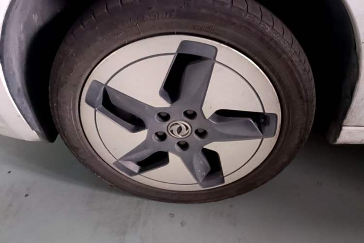 Used Dongfeng Aeolus E70 2023 360H Battery-Swap Version Left Front Wheel Hub