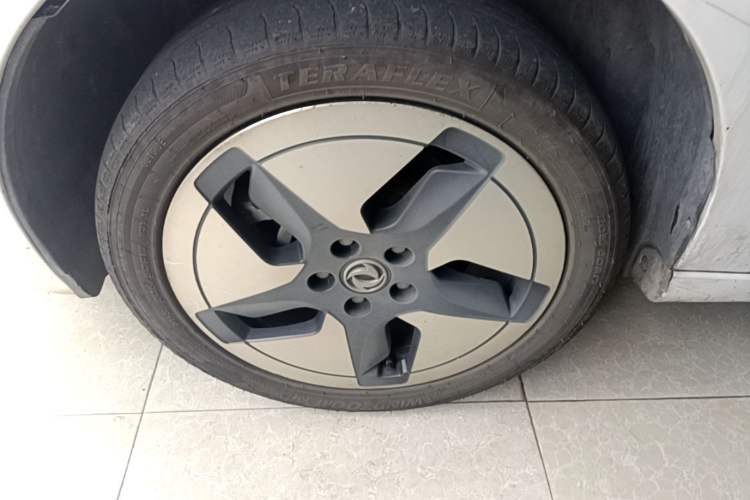 Used Dongfeng Aeolus E70 2023 360H Battery-Swap Version Left Front Wheel Hub