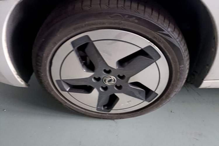 Used Dongfeng Aeolus E70 2023 360H Battery-Swap Version Left Front Wheel Hub