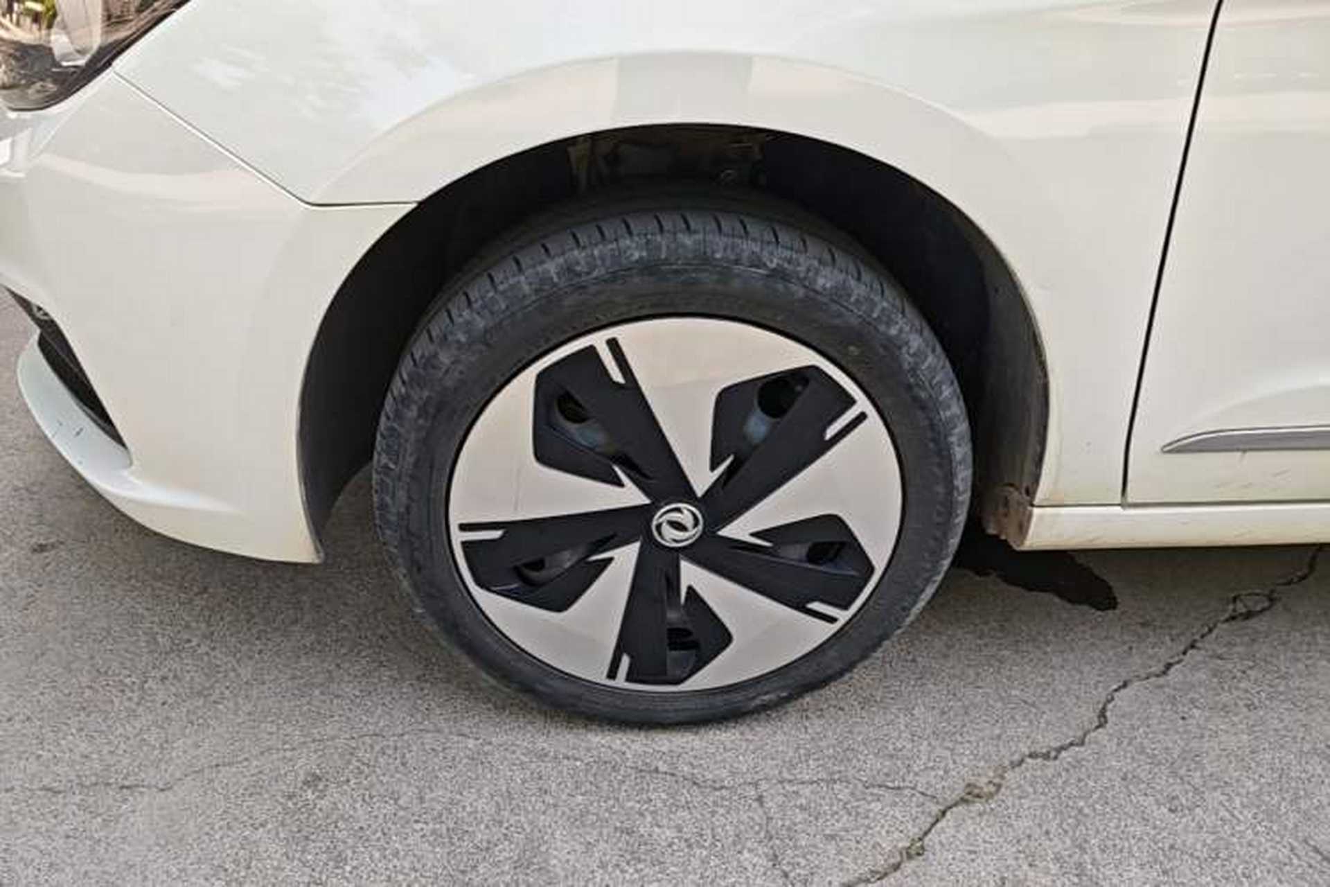 Used Dongfeng Aeolus E70 2023 500 Smart Edition Lithium-Ion Left Front Wheel Hub