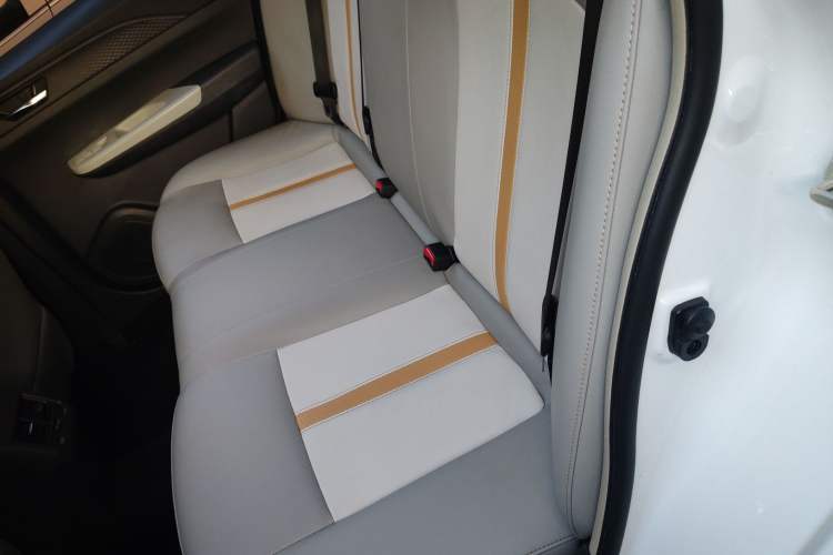 Used Dongfeng Aeolus E70 2023 Revised PRO Smart Drive Version Left Rear Seat