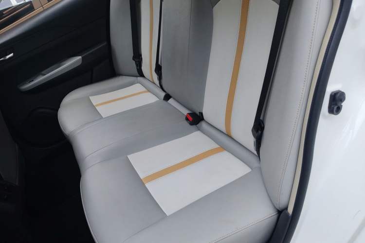 Used Dongfeng Aeolus E70 2023 Revised PRO Smart Drive Version Left Rear Seat