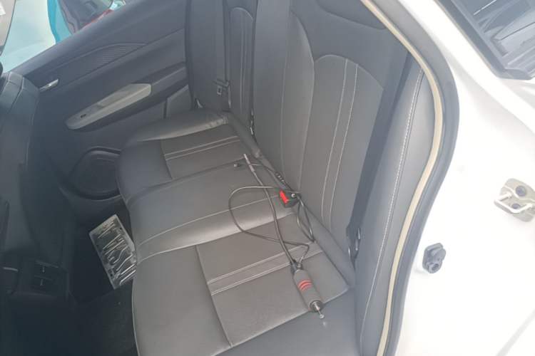 Used Dongfeng Aeolus E70 2023 400H Battery-Swap Rental Version Left Rear Seat