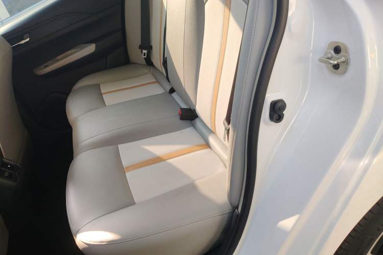 Used Dongfeng Aeolus E70 2023 Revised PRO Smart Drive Version Left Rear Seat