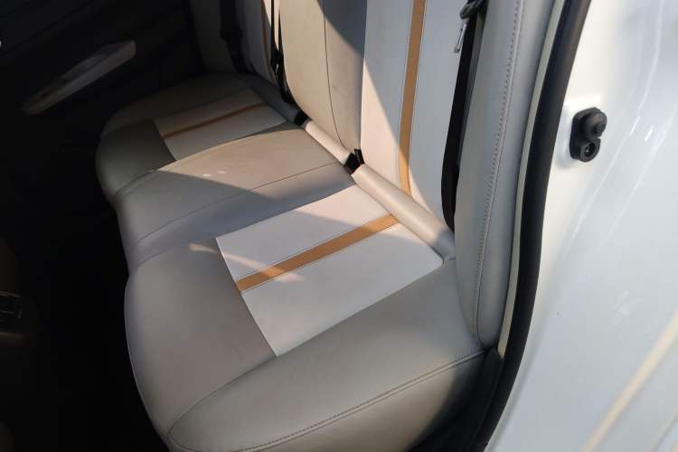 Used Dongfeng Aeolus E70 2023 Revised PRO Smart Drive Version Left Rear Seat