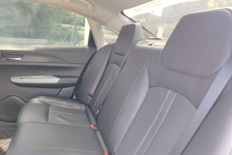 Used Dongfeng Aeolus E70 2023 500 Smart Version Lithium Iron Phosphate 48.6 kWh 110 kW Left Rear Seat