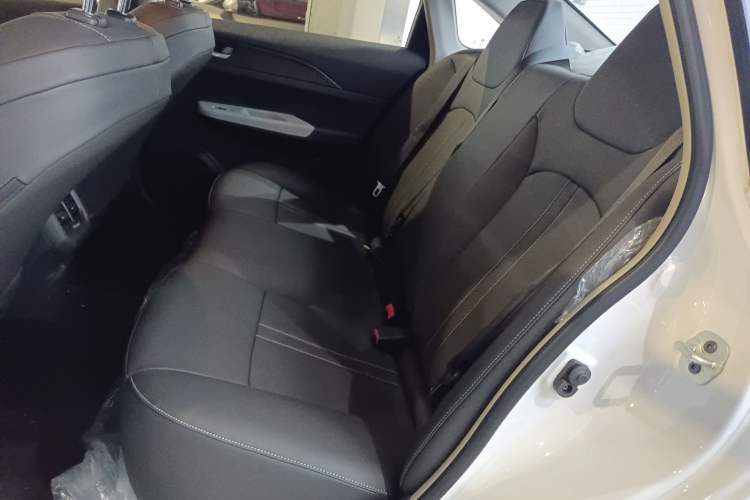 Used Dongfeng Aeolus E70 2023 500 Smart Version Lithium Iron Phosphate 48.6 kWh 110 kW Left Rear Seat