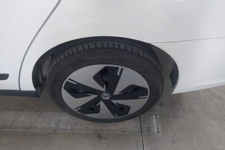 Used Dongfeng Aeolus E70 2023 500 Smart Edition Lithium Iron Phosphate 47.58 kWh Left Rear Wheel Hub