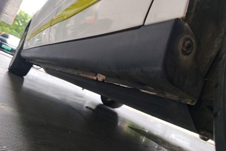 Used Dongfeng Aeolus E70 2023 Revised PRO Smart Drive Version Left Side Sill