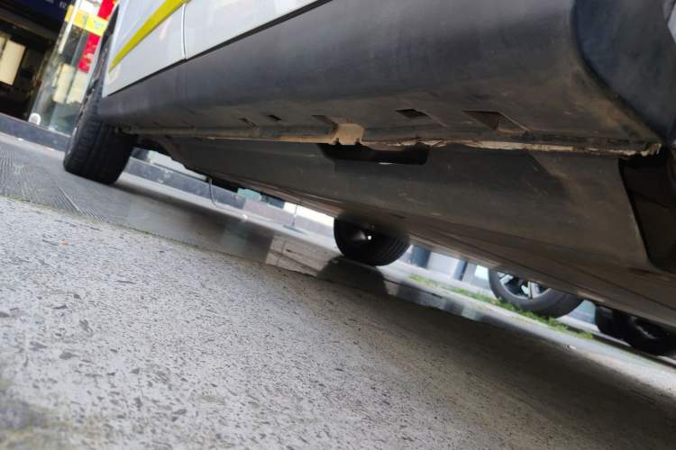 Used Dongfeng Aeolus E70 2023 Revised PRO Smart Drive Version Left Side Sill