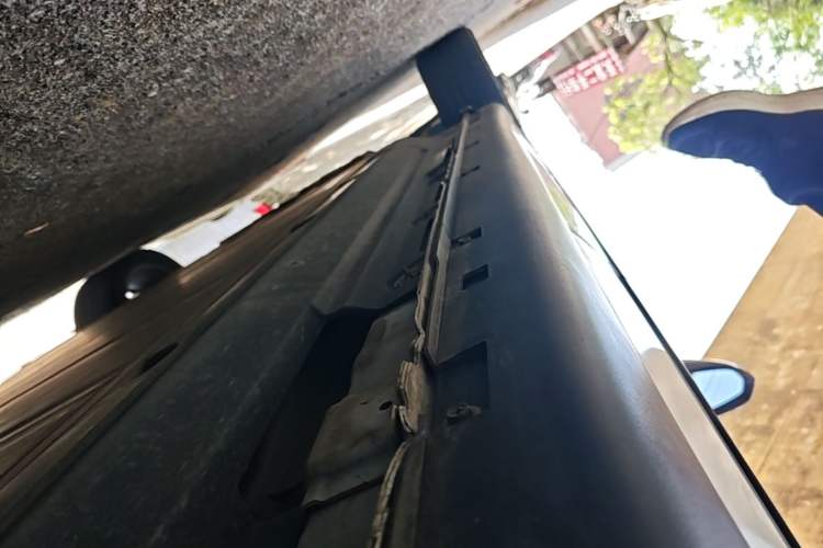 Used Dongfeng Aeolus E70 2023 PRO Smart Drive Edition Left Side Sill