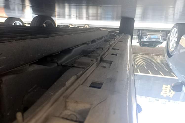 Used Dongfeng Aeolus E70 2023 360H Battery-Swap Version Left Side Sill