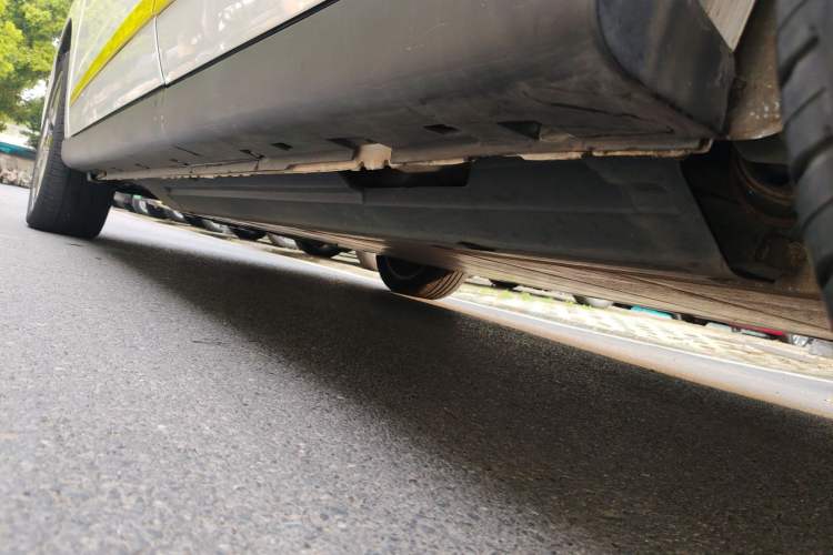 Used Dongfeng Aeolus E70 2023 Revised PRO Smart Drive Version Left Side Sill
