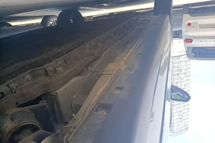 Used Dongfeng Aeolus E70 2023 400H Battery-Swap Rental Version Left Side Sill