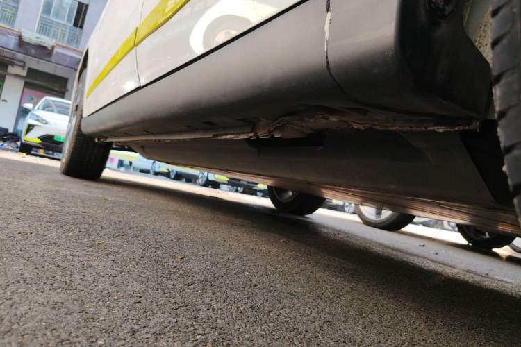 Used Dongfeng Aeolus E70 2023 Revised PRO Smart Drive Version Left Side Sill