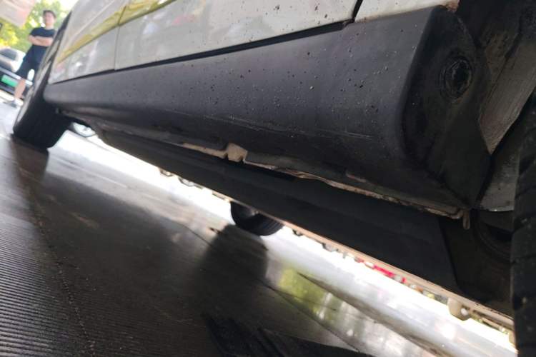 Used Dongfeng Aeolus E70 2023 Revised PRO Smart Drive Version Left Side Sill