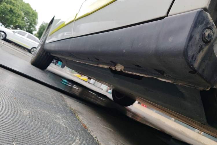Used Dongfeng Aeolus E70 2023 Revised PRO Smart Drive Version Left Side Sill