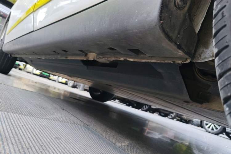 Used Dongfeng Aeolus E70 2023 Revised PRO Smart Drive Version Left Side Sill