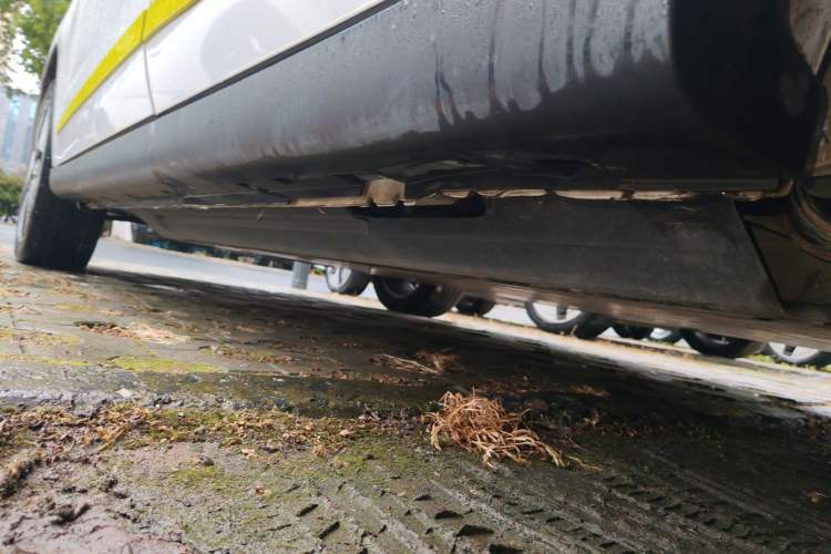 Used Dongfeng Aeolus E70 2023 Revised PRO Smart Drive Version Left Side Sill