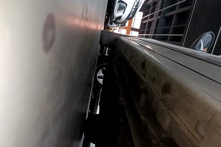 Used Dongfeng Aeolus E70 2023 360H Battery-Swap Version Left Side Sill