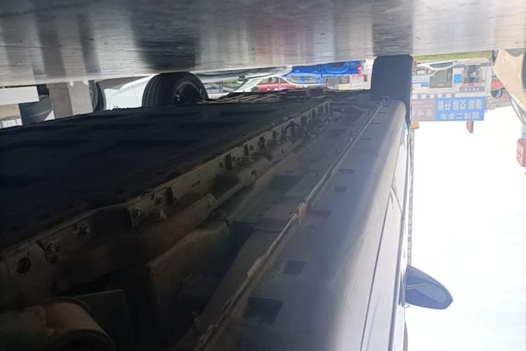 Used Dongfeng Aeolus E70 2023 400H Battery-Swap Rental Version Left Side Sill