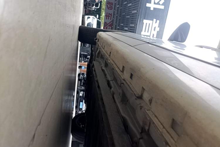 Used Dongfeng Aeolus E70 2023 360H Battery-Swap Version Left Side Sill