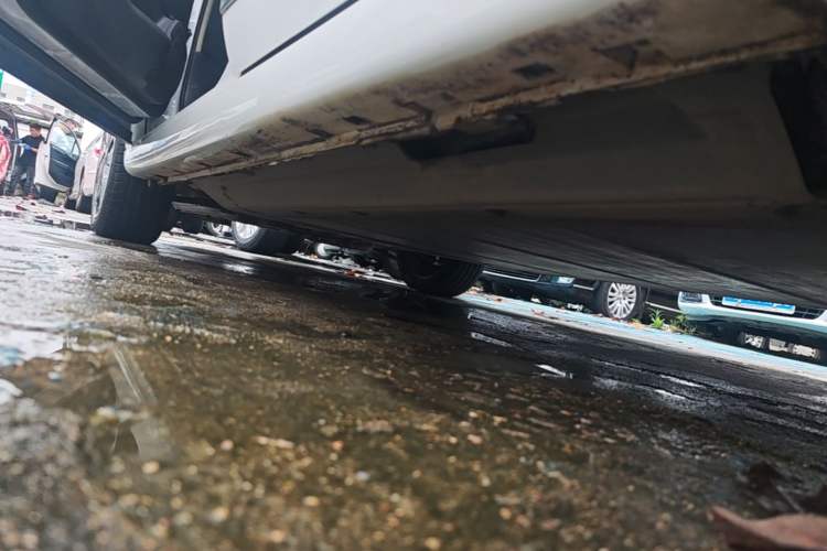 Used Dongfeng Aeolus E70 2023 500 Smart Edition Lithium-Ion Left Side Sill