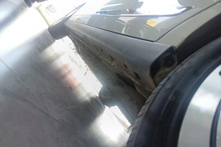 Used Dongfeng Aeolus E70 2023 400H Battery-Swap Rental Version Left Side Sill
