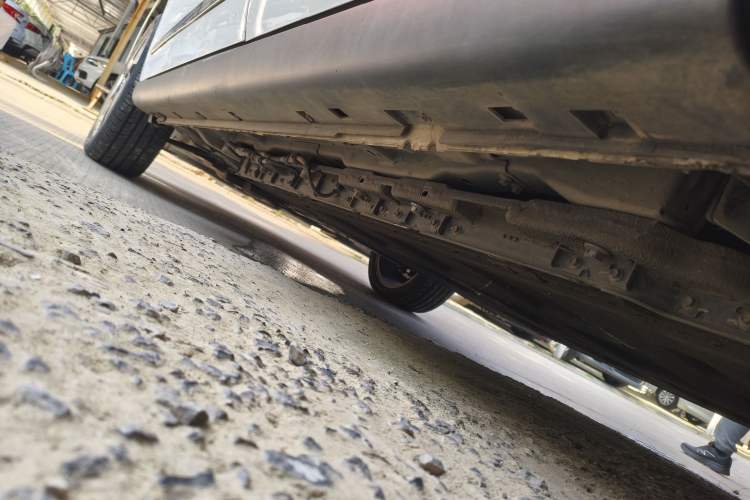 Used Dongfeng Aeolus E70 2023 400H Battery-Swap Rental Version Left Side Sill