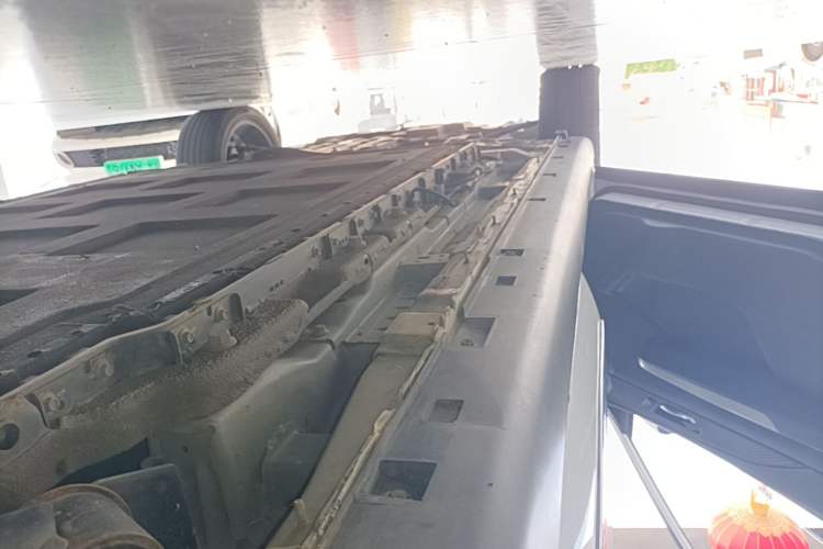 Used Dongfeng Aeolus E70 2023 400H Battery-Swap Rental Version Left Side Sill
